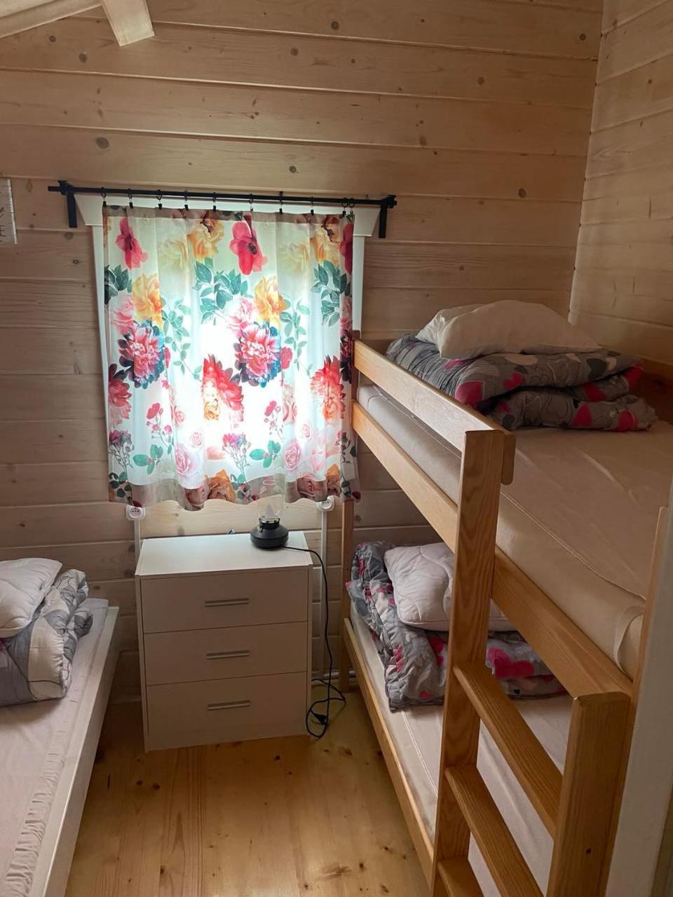 Letniskowe Szenodo Na Sosnowej * Debina (Ustka)